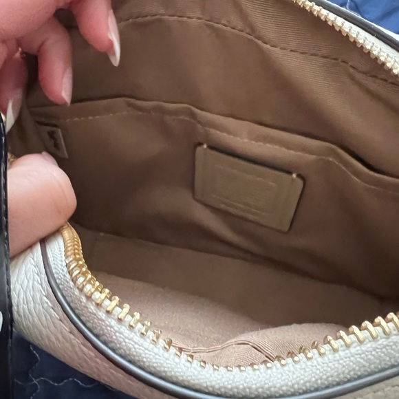 Coach White Kiss Print Crossbody Bag - Picture 5 of 7